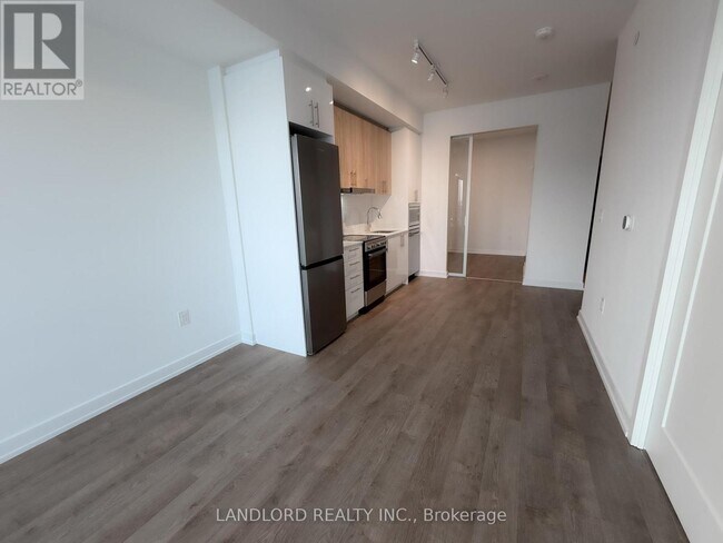 Photo du bâtiment - 9751 Markham Rd