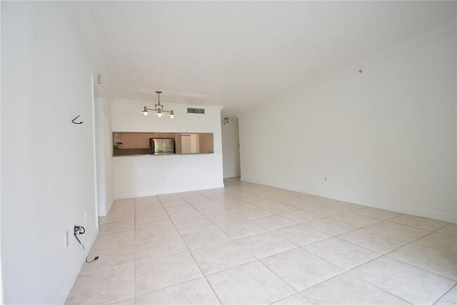 Building Photo - 7902 NW 74th Ave