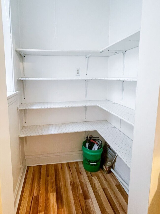 Foto del edificio - 5061 N Damen Ave