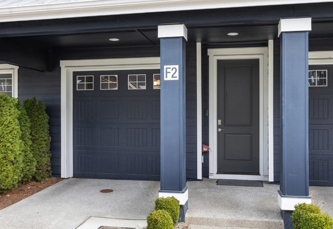 Building Photo - Stunningly Upgraded 2-Bed, 2.5-Bath Townho...