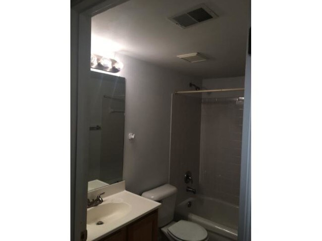 baño tipo de nivel inferior - 6412 Andrew Matthew Terrace