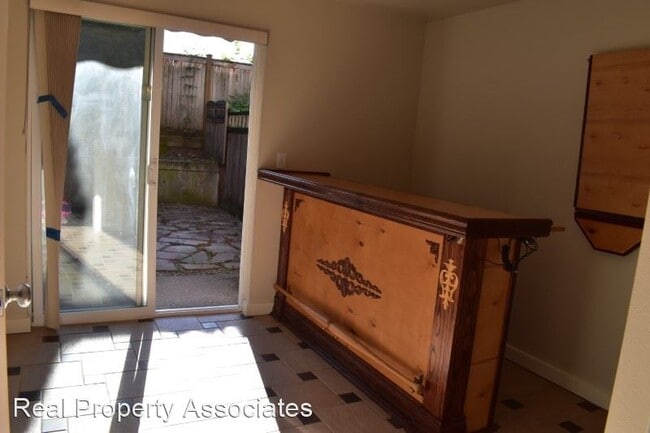 Building Photo - 2 br, 1.5 bath House - 4313 Linden Ave N #A