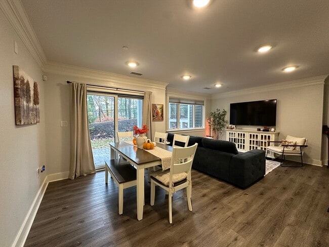 Building Photo - 17 Hennery Wy