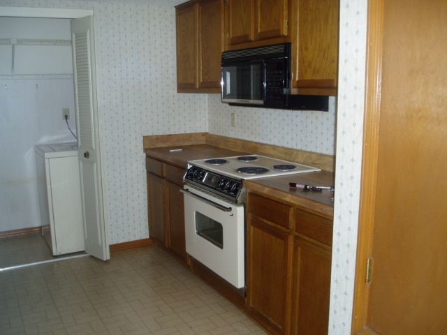 Building Photo - 150 Beach Dr