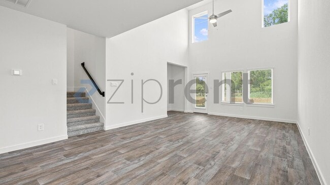 Building Photo - Unit 8051