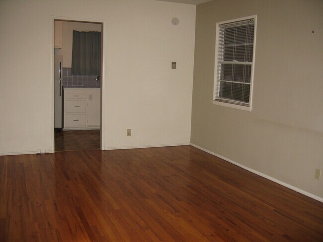 Living Room - 14417 Weddington St