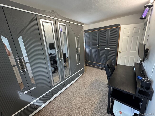 Building Photo - 37 Broadway