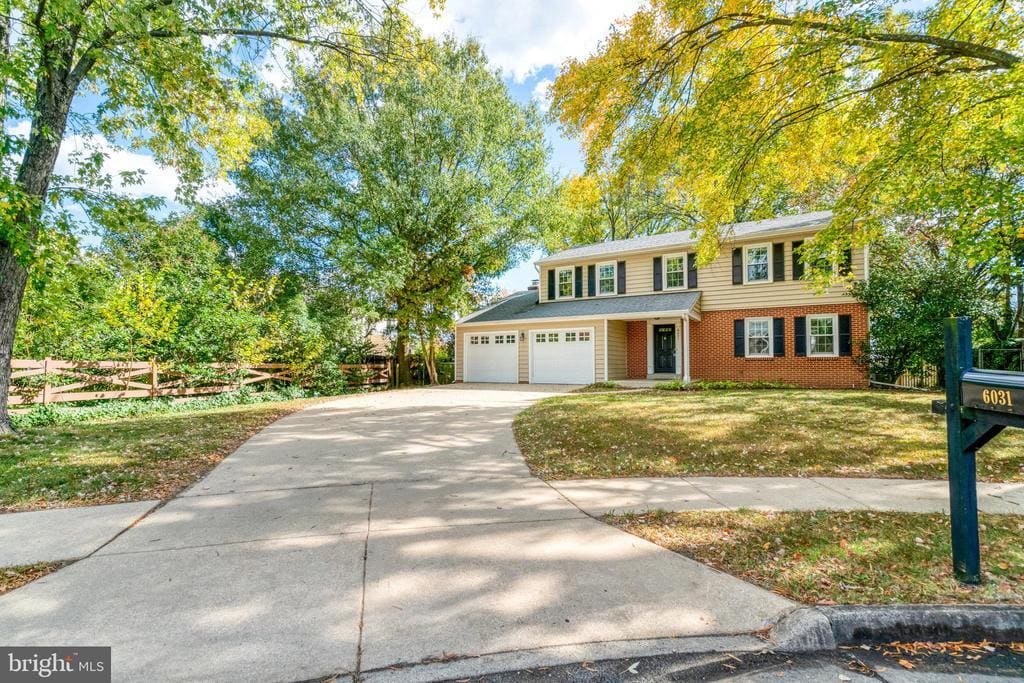 Foto principal - 6031 Mayfair Ln