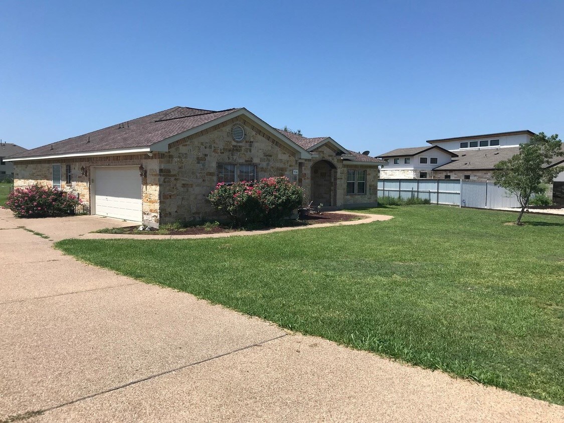 Primary Photo - 3 br, 2 bath House - 536 Will Smith Circle