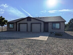 Building Photo - 4781 N Lone Cactus Dr