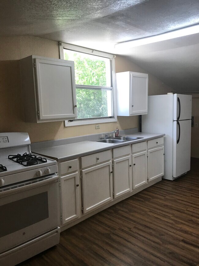 Cocina - 338 La Manda Blvd