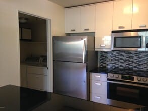 Building Photo - 5751 N Kolb Rd