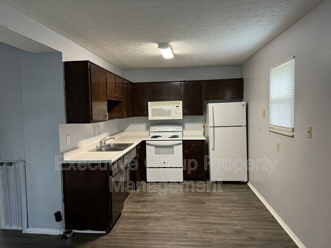 Foto del edificio - 1178 Lois Ln