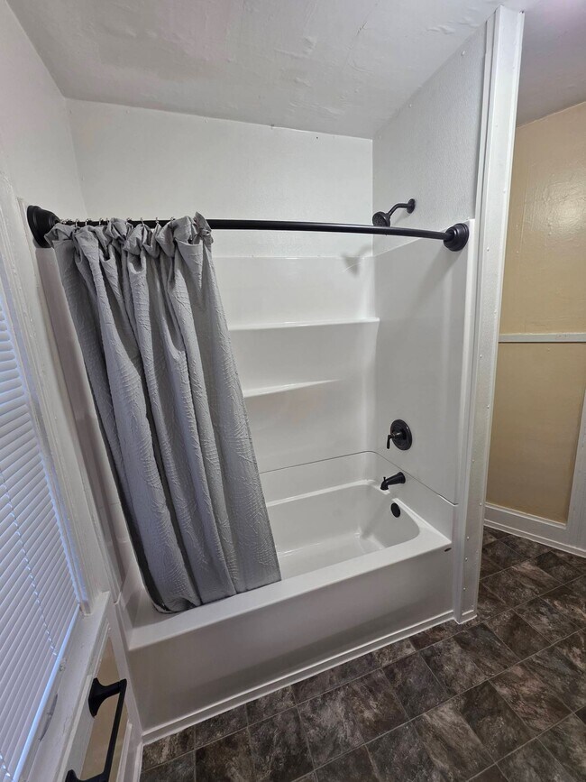 Foto del edificio - 1614 5th Ave