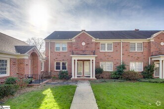 Building Photo - 600 University Ridge