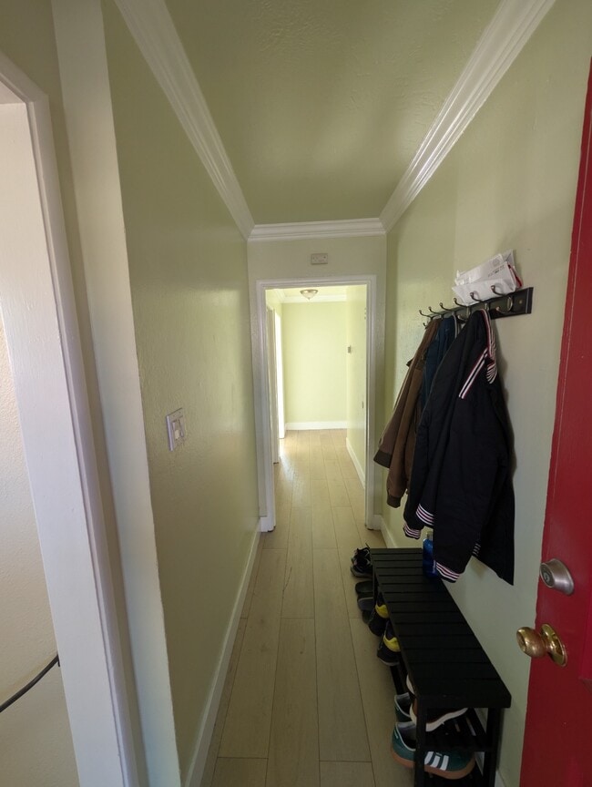 Foto del edificio - 1406 Highland Blvd