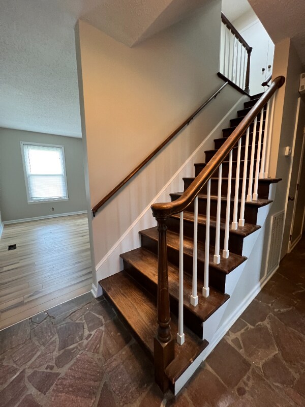 Building Photo - 232 Wildwood Dr