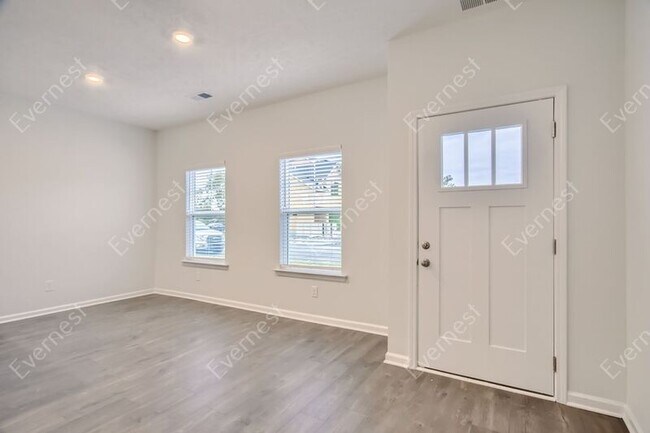 Foto del edificio - 126 Carver Ln