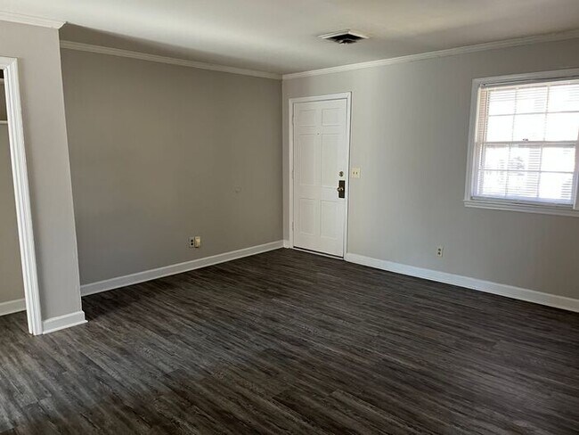 Foto del edificio - Close to Downtown Albemarle - Apartment