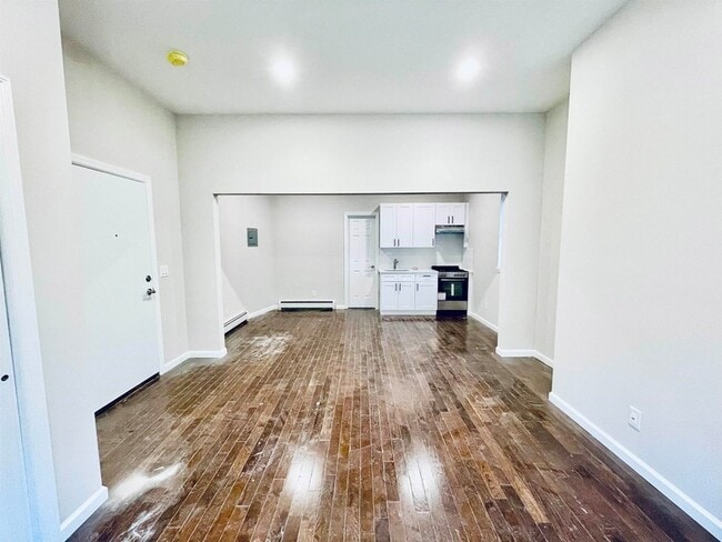 Foto del edificio - 1607 Kerrigan Ave