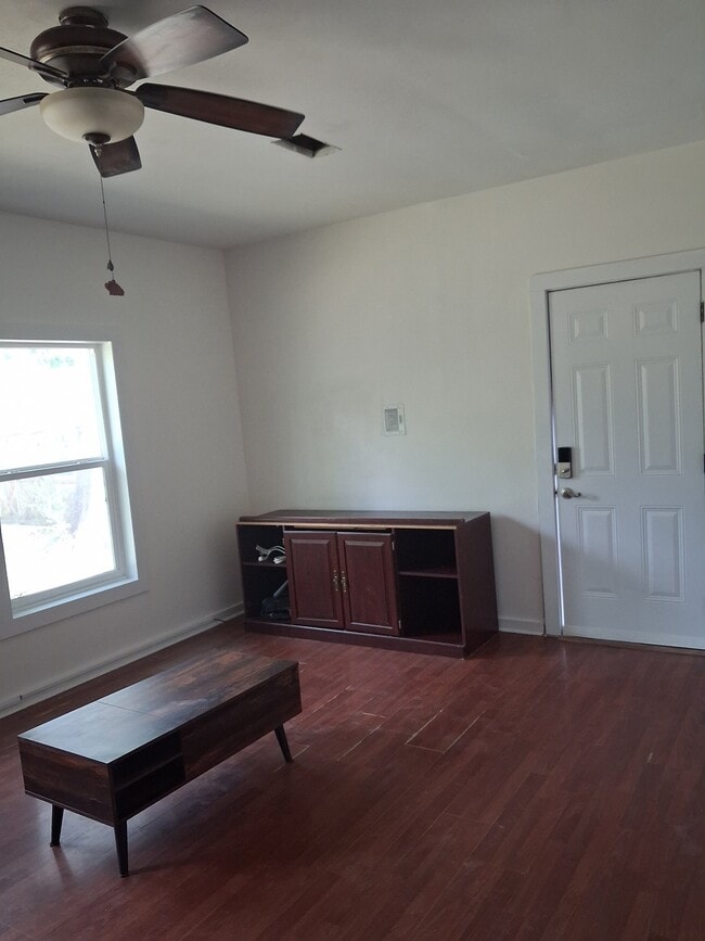 Building Photo - 3010 US-165