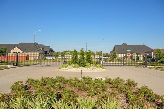 Building Photo - 2154 Coyote Run Dr