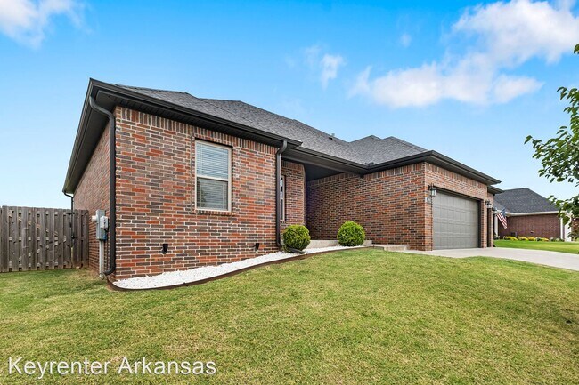 Foto del edificio - 4 br, 2 bath House - 206 Monroe St