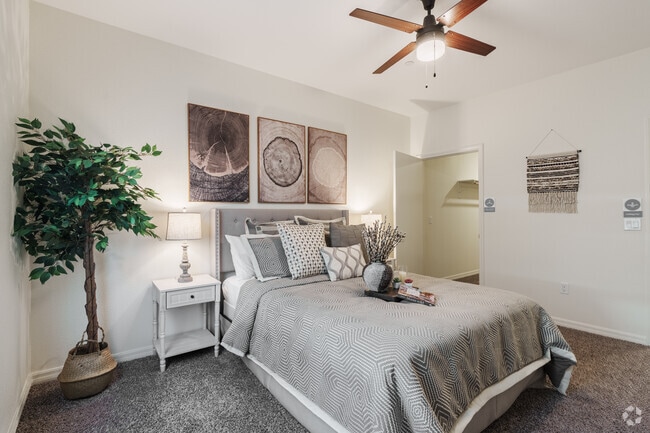 1BR, 1BA - 635SF - Phase 2 - Bedroom - Grapevine Villa