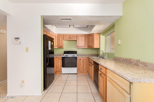 Building Photo - 11630 N 25th Ave