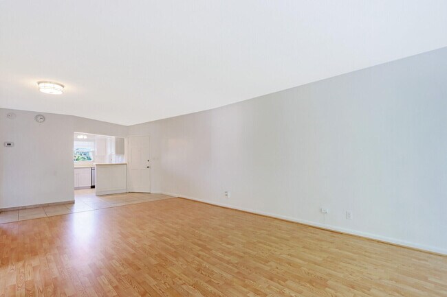 Foto del edificio - 50 Celestial Way