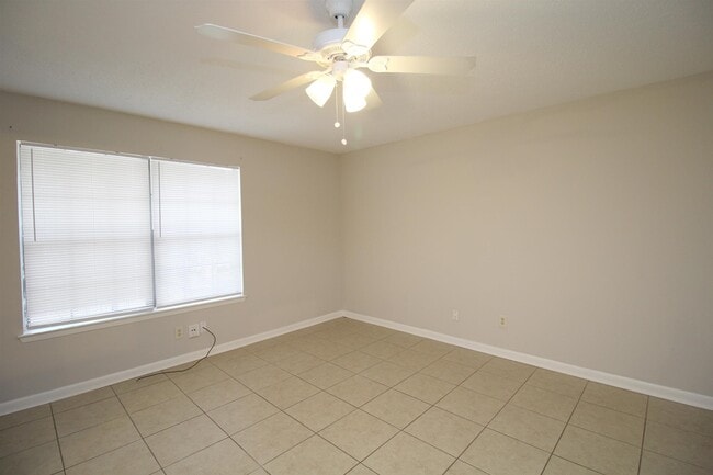 Building Photo - 5815 Princeton Dr