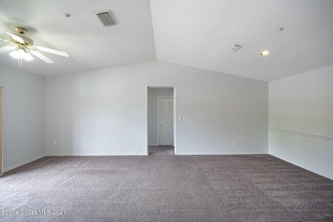 Building Photo - 7667 N Wickham Rd