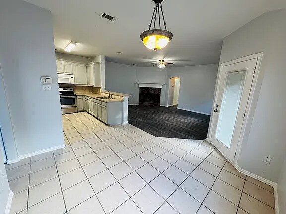 Building Photo - 5728 Swords Dr