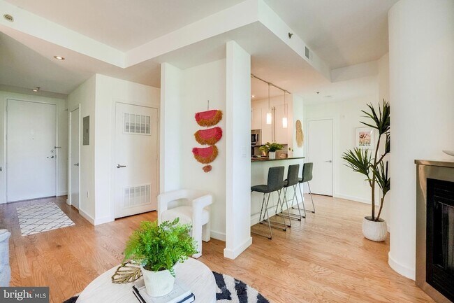 Foto del edificio - 1300 13th St NW