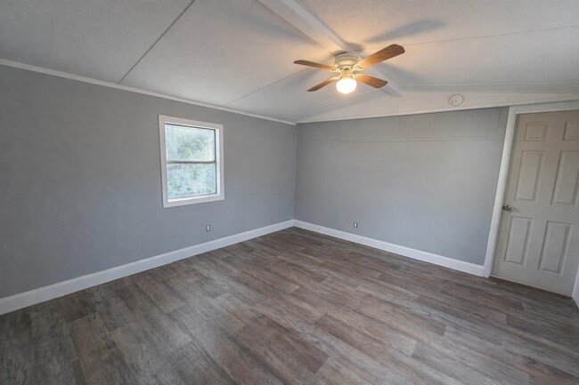 Photo - Cozy 2 Bedroom Mobile Home - Northside Community