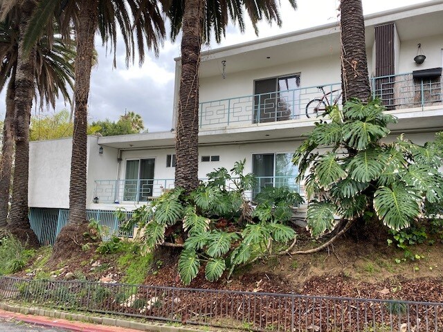 Foto del edificio - 1959 Grace Ave