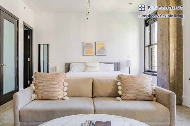 Foto del edificio - 810 S Spring St