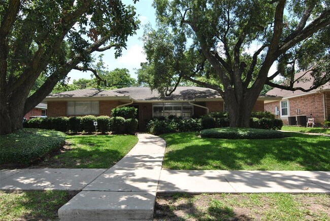Building Photo - 3519 Latma Dr