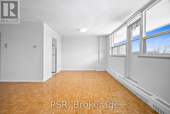 Building Photo - 105-105 Rowena Dr