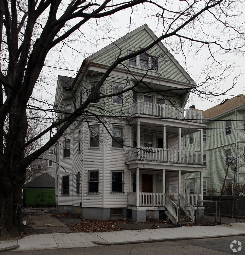 29 Sorrento St, Providence, RI 02909 29 Sorrento St Providence, RI