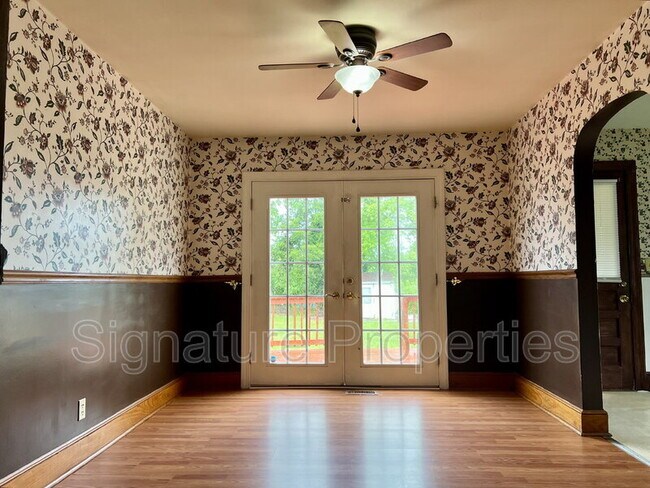 Foto del edificio - 335 Linden Ave
