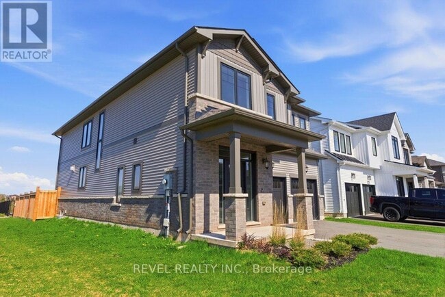 Building Photo - 120 Starfire Cres