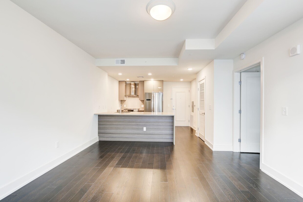 Primary Photo - 201 Marin Blvd