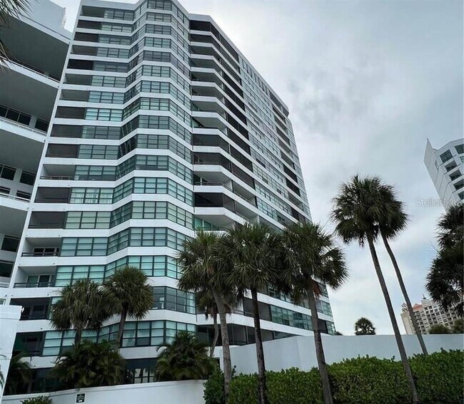 Building Photo - 988 Boulevard of the Arts