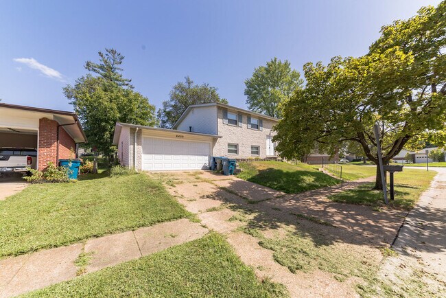 Building Photo - 4409 Tarlton Dr