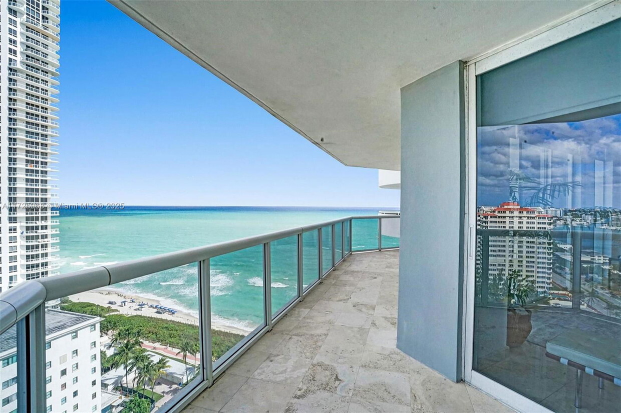 Foto principal - 6301 Collins Ave