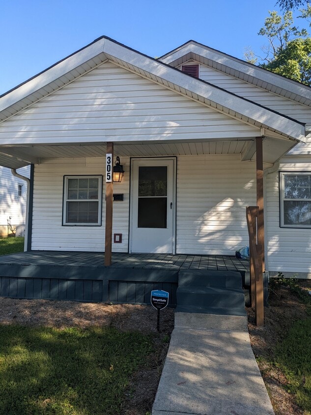 305 E Southern Dr, Bloomington, IN 47401 House Rental in Bloomington