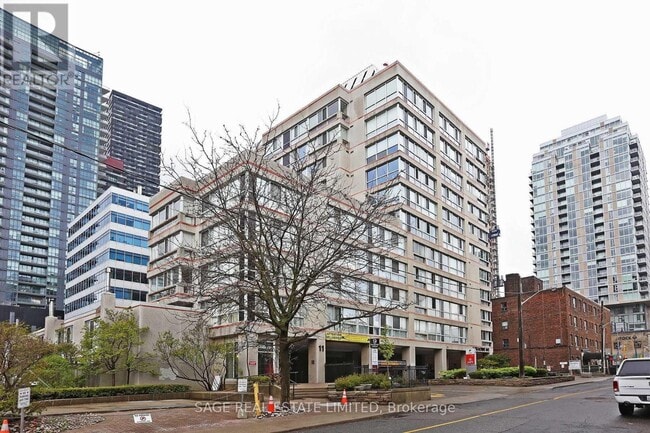 Building Photo - 7 Broadway Ave