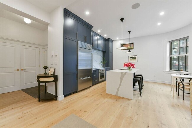 Foto del edificio - 93 Revere St