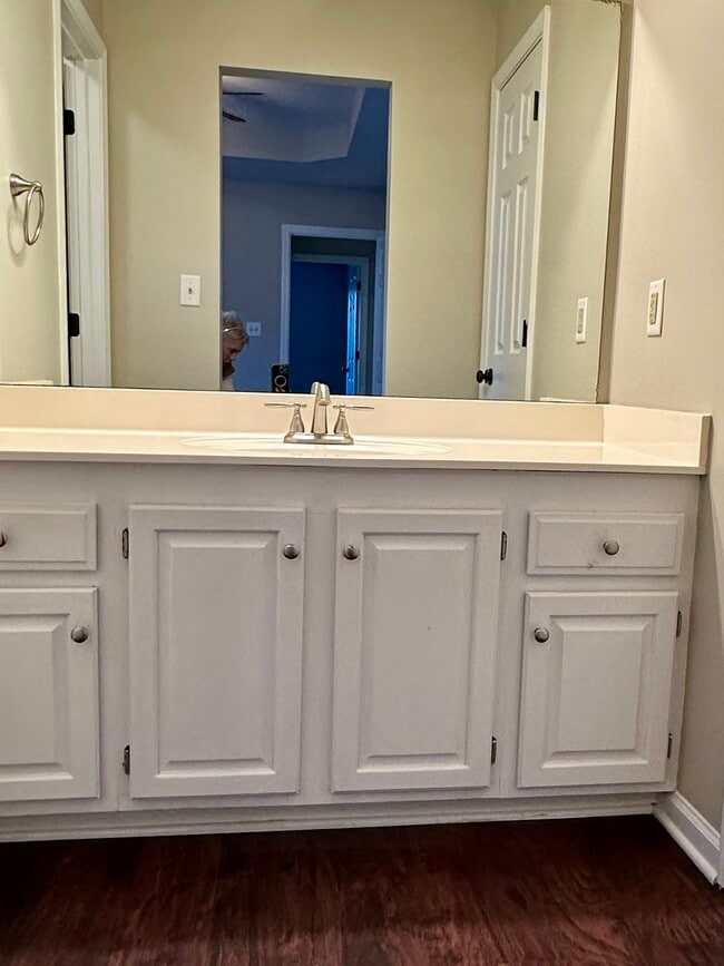 Building Photo - 165 Jasmine Dr